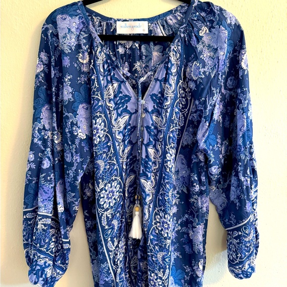Walker & Wade Sonja top blue floral medium - Picture 2 of 4